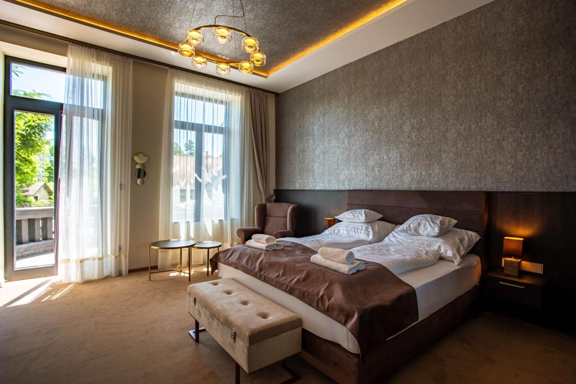 Voeroesko Villa -Elnoeki Szauna Es Jakuzzi Hasznalattal Balatonalmádi Exterior foto